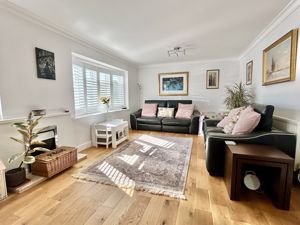 Lounge- click for photo gallery